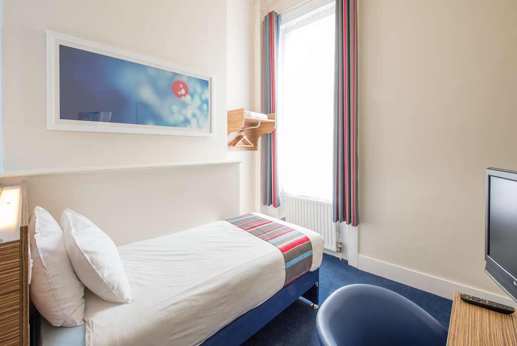 Travelodge Redhill Редхил Стая снимка