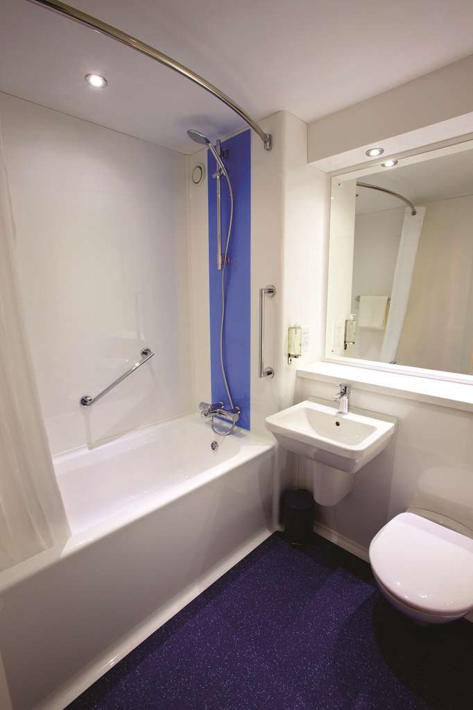 Travelodge Redhill Редхил Стая снимка